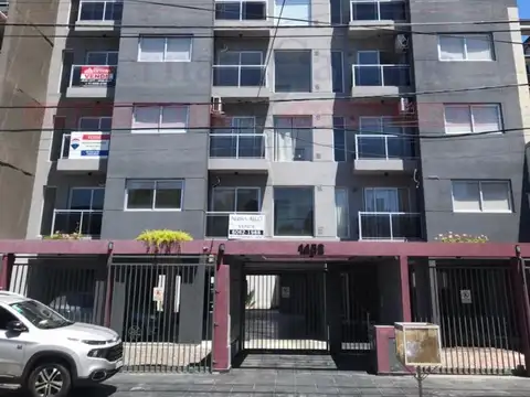 DEPTO. 2 AMB. CON BALCÓN AL FRENTE Y COCHERA EN MORÓN