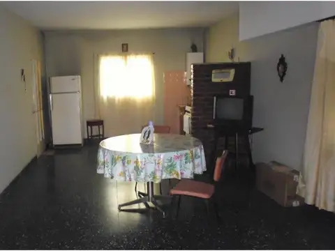 (disponible a partir del 1/7 )BUEN PH  EN PLANTA BAJA DE 3 AMBIENTE CON COCHERA  y gran jardín