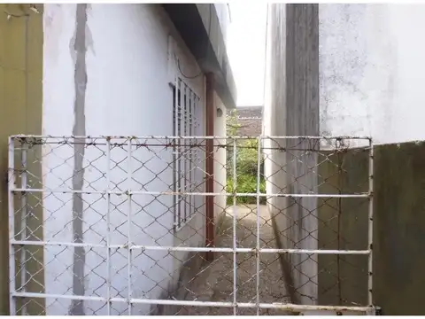 Depto Tipo Casa en Venta en San Isidro Vias / Rolon, USD 170.000