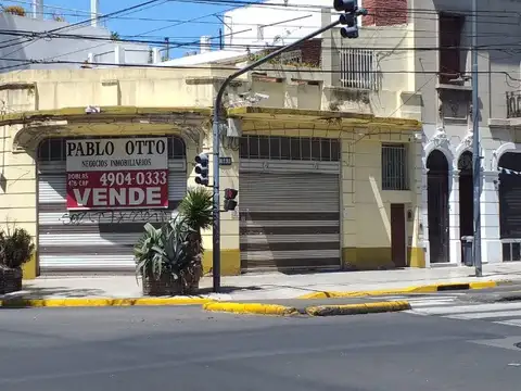 "EXCELENTE LOTE EN ESQUINA". 1.100 M2 VENDIBLES, (SUBSUELO, PB, 10 PISOS   2 RETIROS).