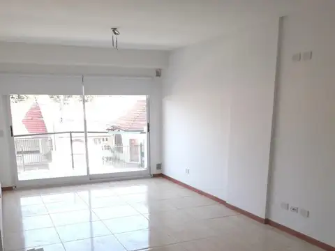 Departamento en Alquiler en Villa Ballester, $ 1.100.000