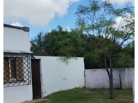 Casa 3 ambientes con 1 baño