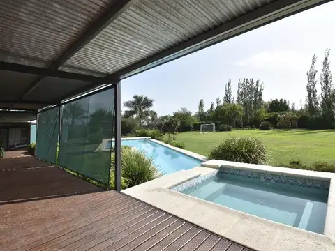 Casa de 3 dormitorios en Hostal del Sol, Fisherton ! Detalles de Jerarquia !