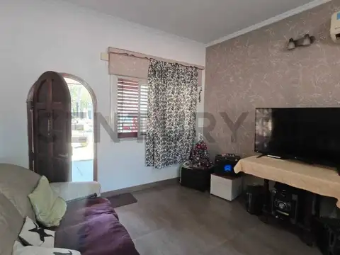 Casa 3 ambientes con 1 baño