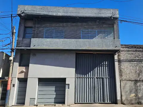 Casa con Local en General Jose de San Martin