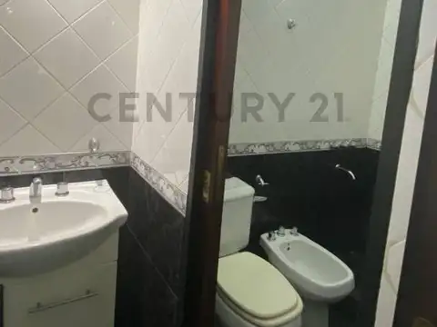 129 Entre 2 y 3 , Piso 0