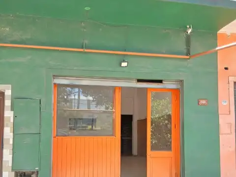 ALQUILER - Local 50mts2 - Tapiales