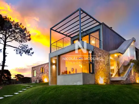 Cómoda Casa en Manantiales con vista al mar y amplio jardín