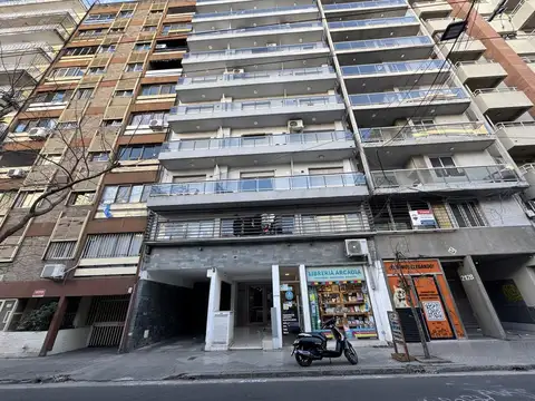 Departamento 1 dormitorio en Centro a metros de Bv Oroño, ideal renta cuenta con dos balcones
