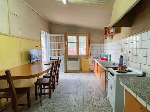 Casa 4 ambientes con 2 baños
