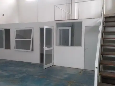 Galpon en Alquiler en Crisol Norte, $ 2.500.000