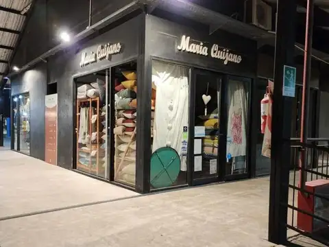 Local en puerto de frutos en venta