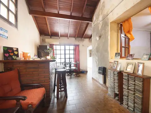 Depto Tipo Casa en Venta con 1 cocheras