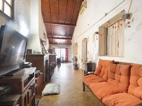 Depto Tipo Casa 4 ambientes con 2 baños