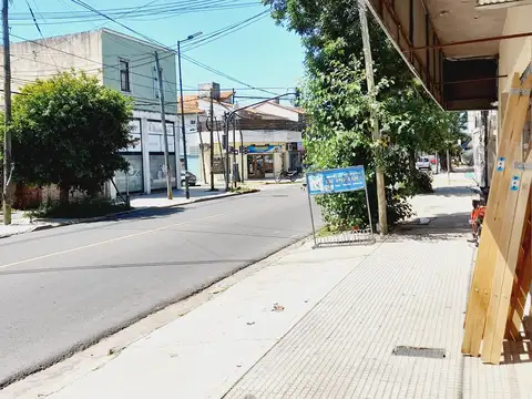 Local en Alquiler en Martinez Fleming / Panamericana, $ 450.000