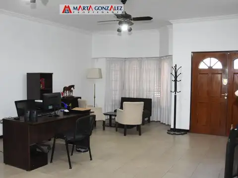 Casa 5 ambientes con 4 baños