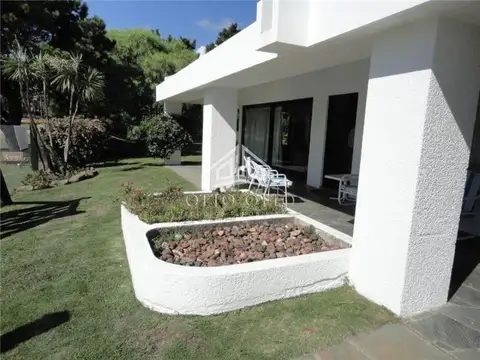 Casa en venta Playa Mansa 4 dormitorios