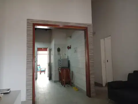 Casa en Venta con 4 cocheras