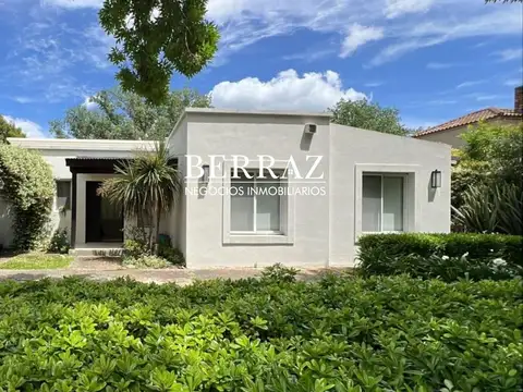 Casa Alquiler Anual 3 Dormitorios Barrio Los Pilares Lote de 800 m2 Pilar