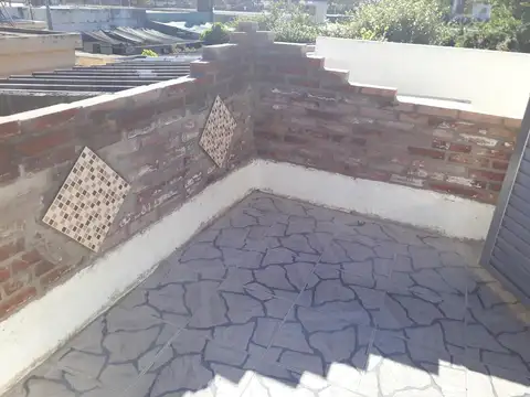 Casa 2 ambientes con 1 baño