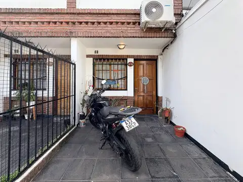 Depto Tipo Casa en Venta en Ramos Mejia, USD 87.000
