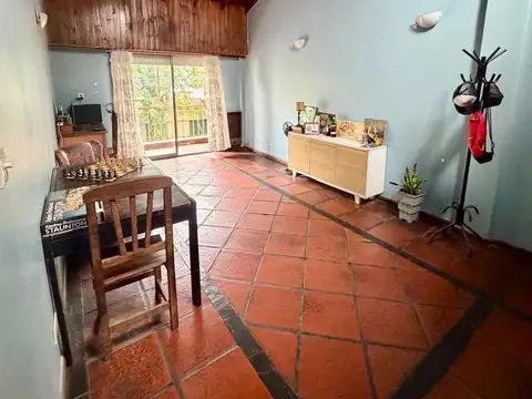 Depto Tipo Casa en Venta de 5 ambientes