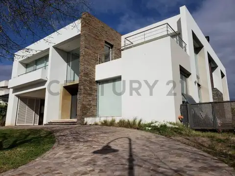 VENTA CASA BARRIO PRIVADO PUEYRREDON CHACRAS DE CORIA