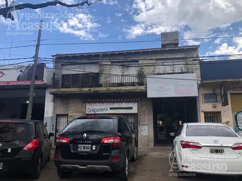 Vivienda con Local en  VENTA BECCAR