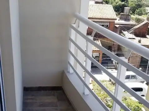 Cavassa 2800, Piso 1