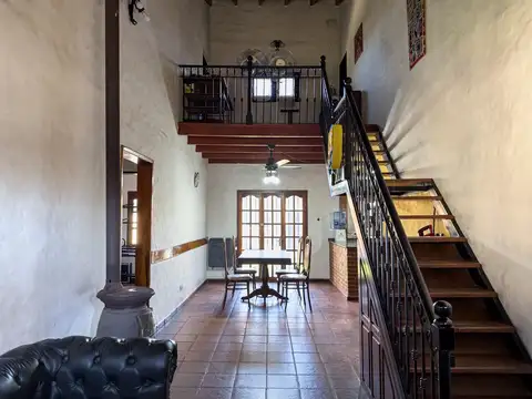 CASA EN VENTA 5 AMBIENTES EN BURZACO APTA CREDITO