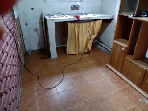 Casa 6 ambientes con 2 baños