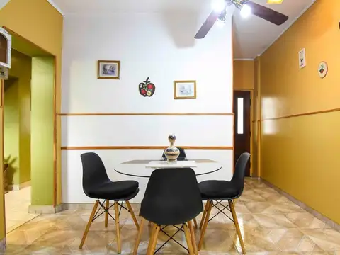 CASA EN VENTA FLORES PATIO PARRILLA IMPERDIBLE