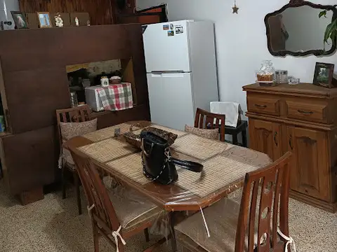 Casa 4 ambientes con 1 baño