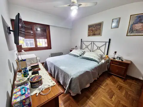 Chalet en venta - 4 habitaciones, c/ cochera y pileta