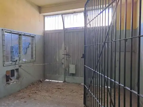 Galpòn 440m2 en 2 Plantas s/Lote 8,66x25