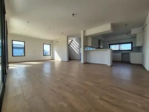 Casa en Venta en Ceibos 4 dormitorios, Puertos 100