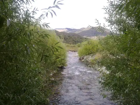 Fracción de 1,300 hs, a 15 minutos de El Bolson, Casa y Sum