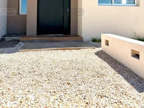 Casa 3 ambientes con 2 baños