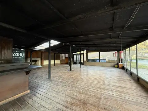 Local en  Av. Constitucion