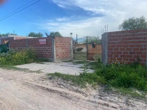 128 e/ 18 y 19 ( ex 76 y 77) Berisso