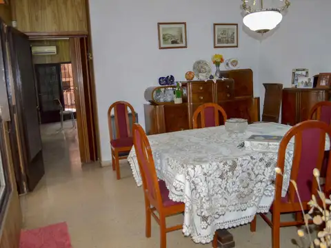 Casa en Ludueña - Apto crédito - Cochera - Una sola planta