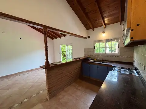 Casa 3 ambientes con 1 baño