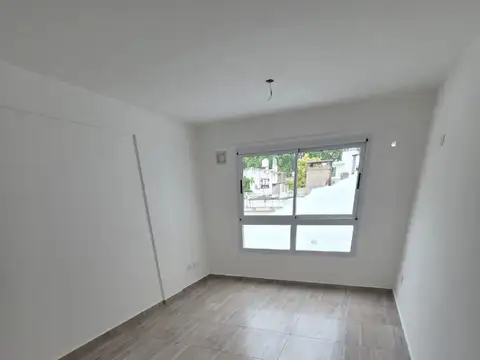 OPORTUNIDAD: monoamb estrenar contraf/ en 2° piso. Excelente ubicacion: Pedernera 279, Lomas de Z