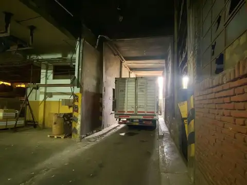 Alquiler de  galpon 8000m2 Villa Lynch