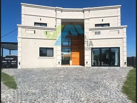 Casa en Alquiler de 4 dormitorios