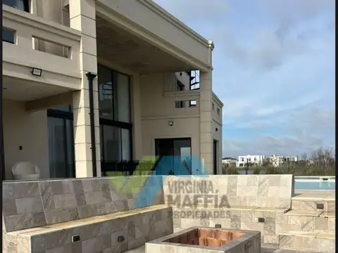 Casa 6 ambientes con 6 baños