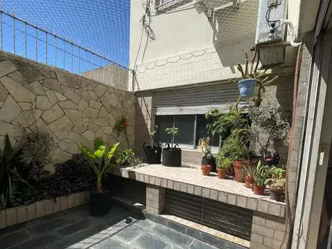departamento de 3 ambientes con 2 patios
