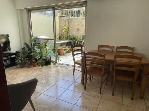 departamento de 3 ambientes con 2 patios