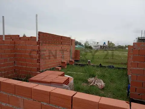 Vendo Lote con proyecto en Camet Norte.