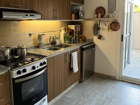 Depto Tipo Casa en Venta con 1 cocheras